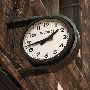 Como calcular o valor da hora de trabalho